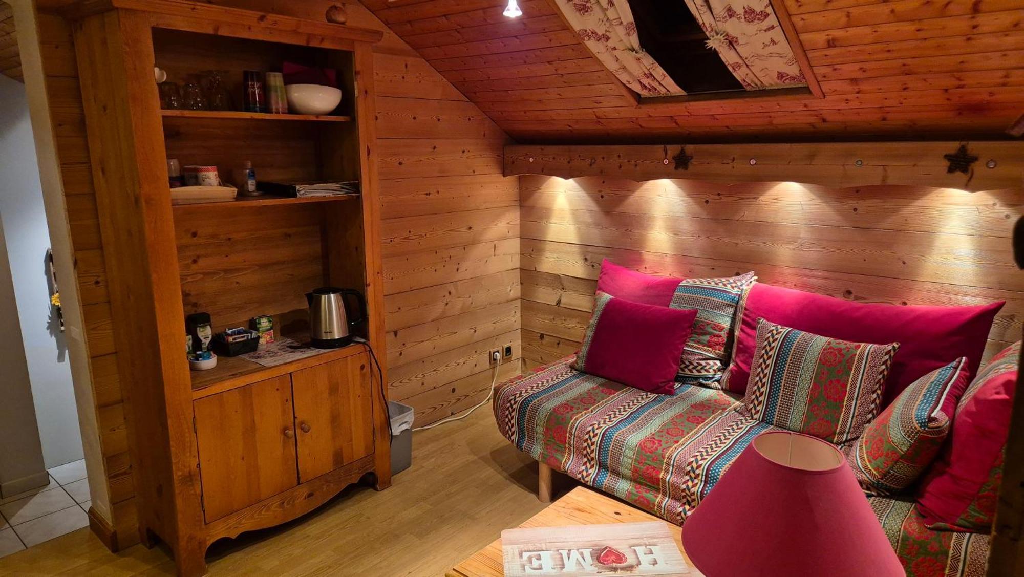 Comme A La Maison, Chambres Au Calme Verrens-Arvey Exteriör bild